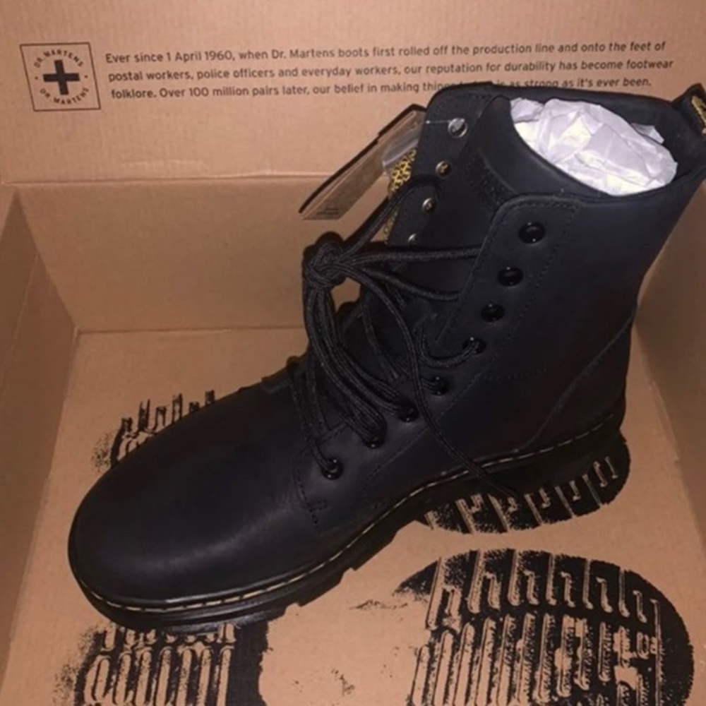 Dr. Marten Combs Leather Boots